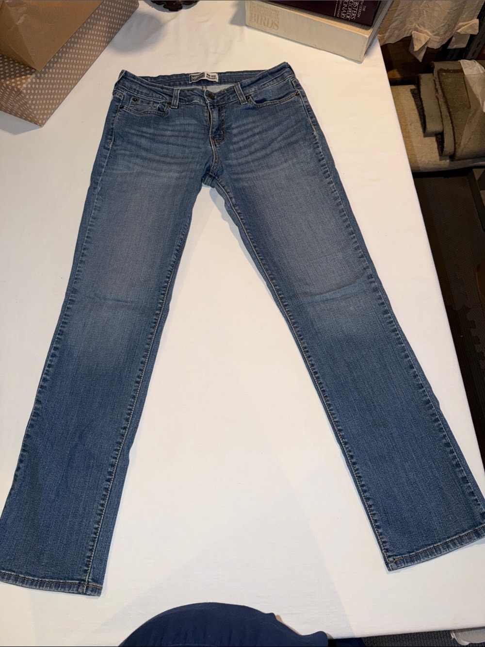 Signature by Levi Strauss Women's Mid Rise Straight Jeans in Medium Blue size 8M